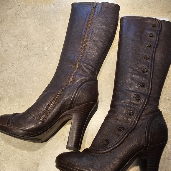 Frye woman boots sz 7 - Picture 4 of 9